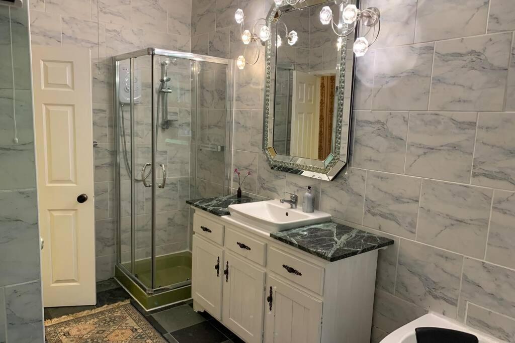 Luxurious Apartment In Historic Mansion - Sleeps 7 Ladock Экстерьер фото